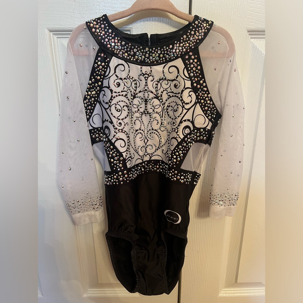 Girls Gymnastics/Dance solo leotard. Youth large